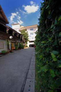 Tawan Court Hotel