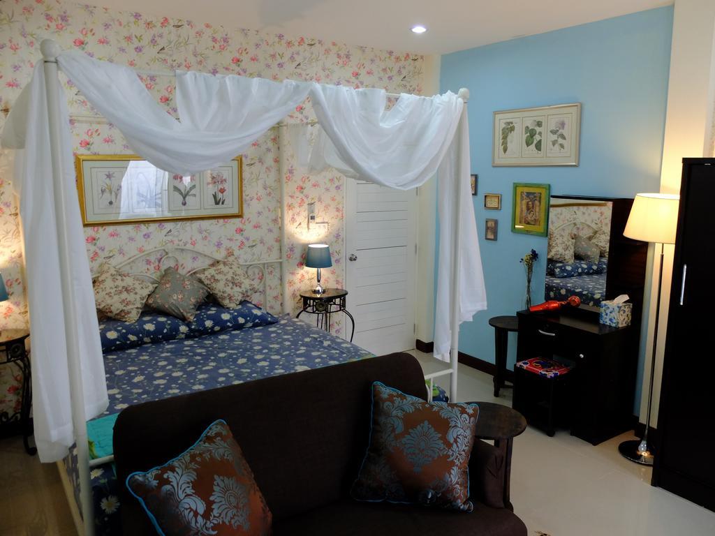 The London Tearoom Bed & Breakfast 3*