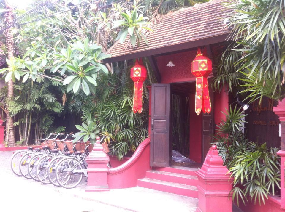 Tri Yaan Na Ros Colonial House Hotel