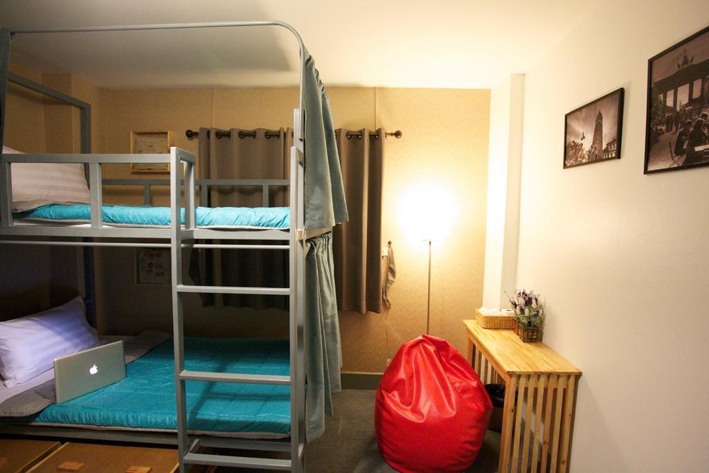 Hostel Nap Box *