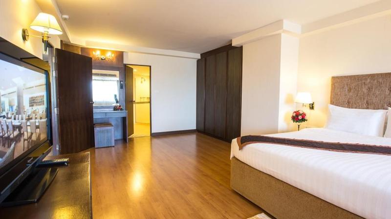 Hotel Furama 4*