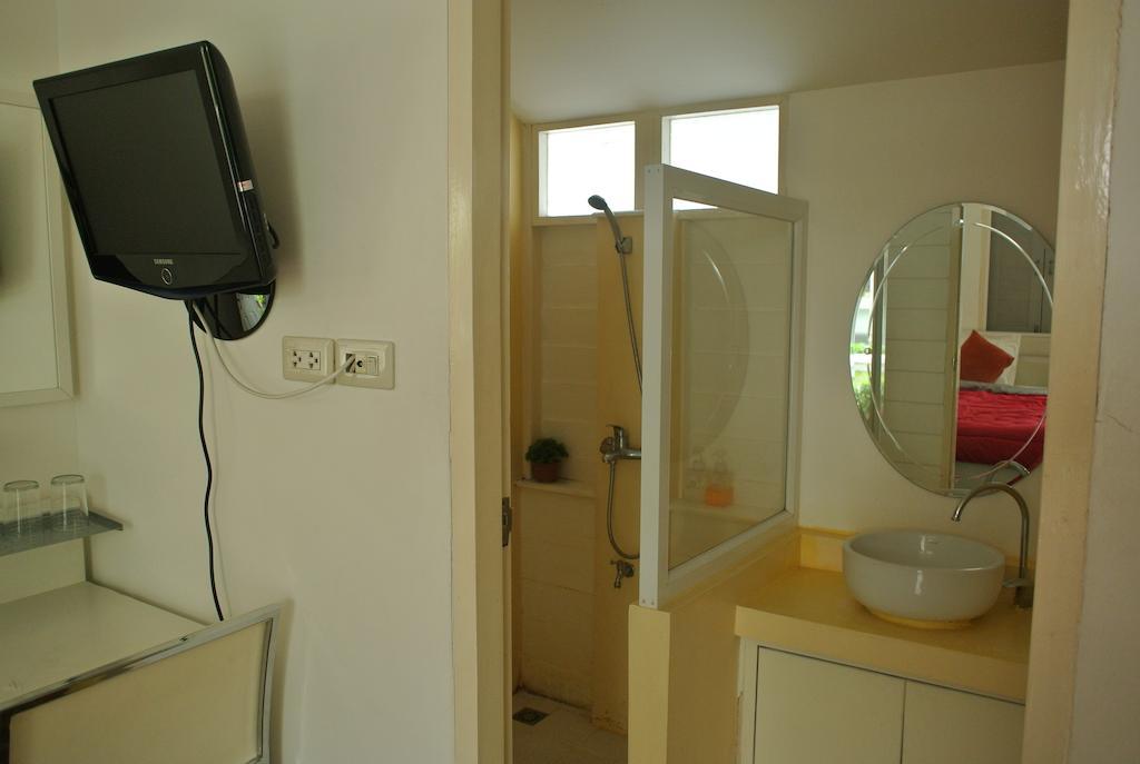 White Chalet 2*