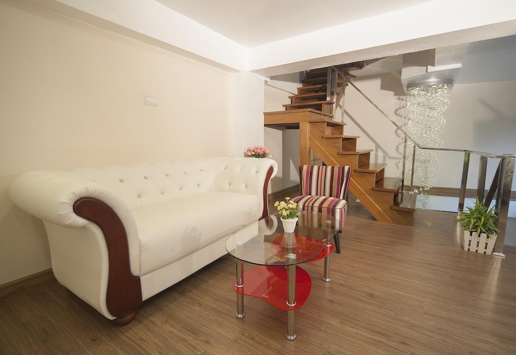 Oyo 1093 De Nawarat Boutique
