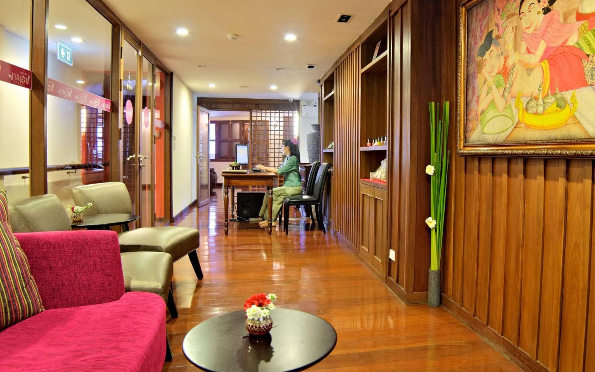 Hotel De Naga Hotel,