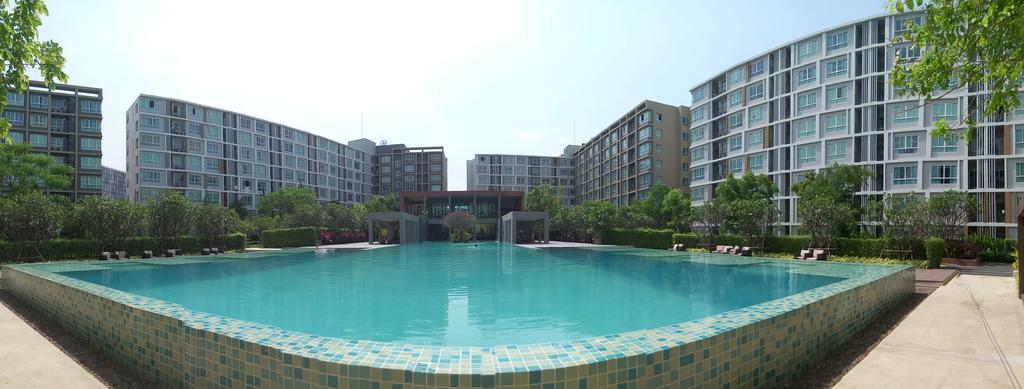 Apartment D Sign R628