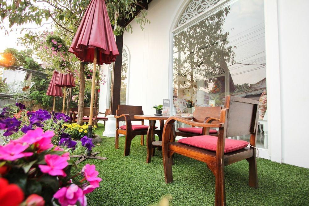 Ratchiangsaen Flora House Chiang Mai