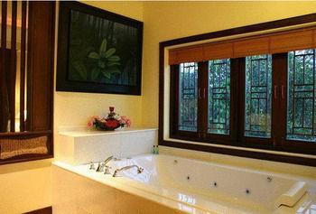 Bann Tazala, Exclusive Hotel 4*