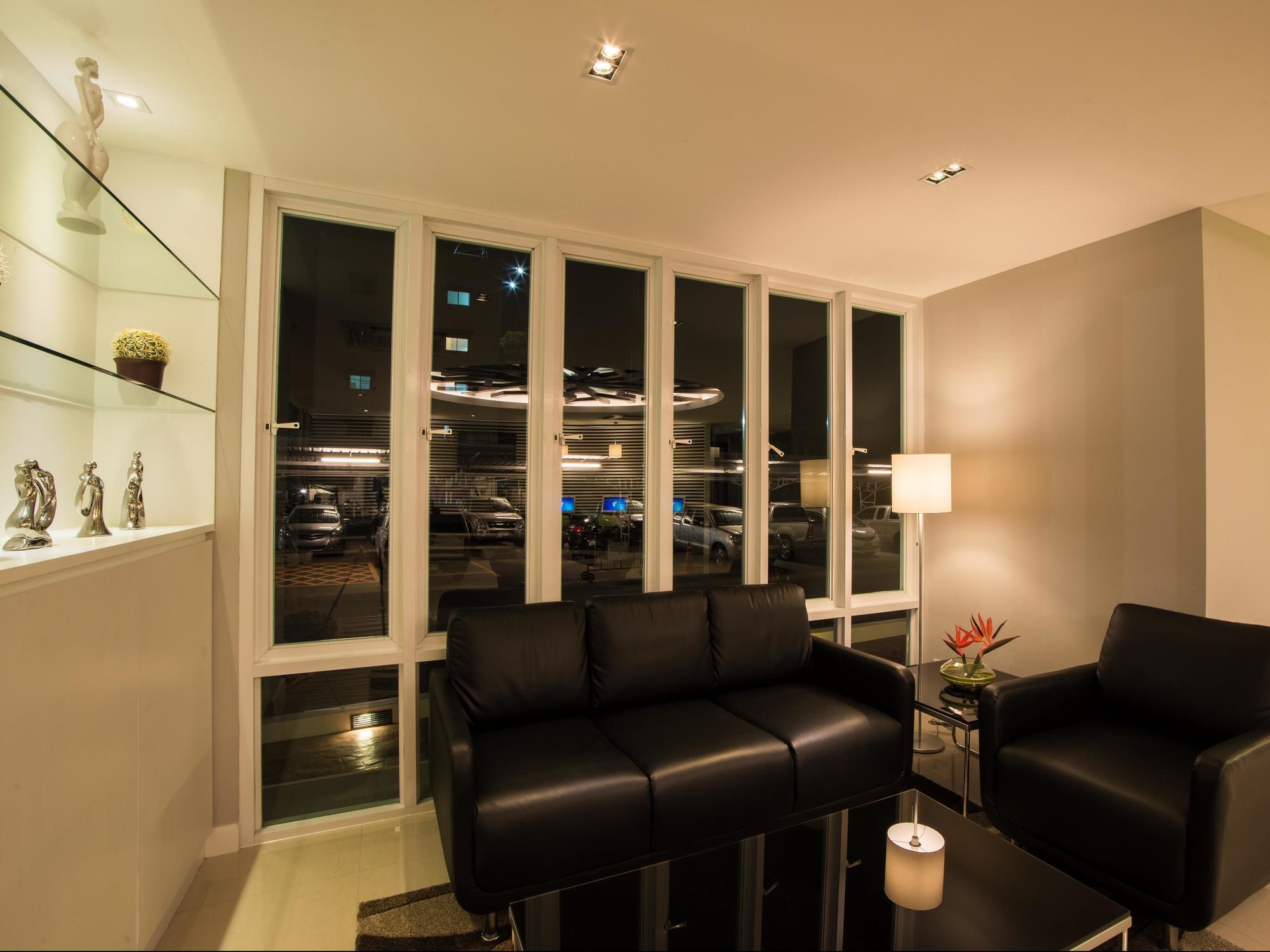 Napatra Hotel 3*