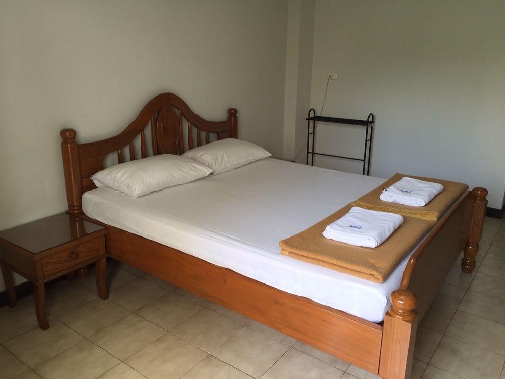 Veerachai Court *