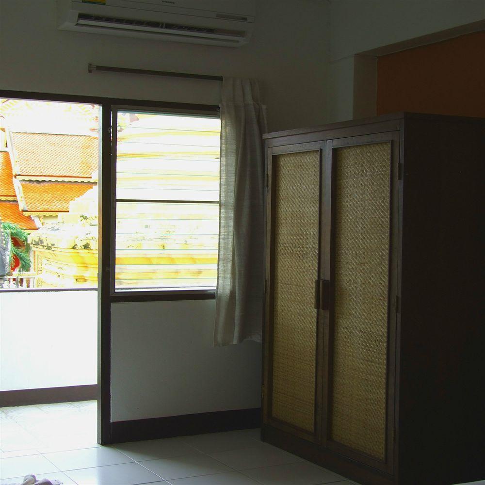 Mali's Hotel 2*