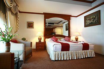 Chiangmai Ratanakosin Hotel 3*