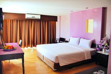 Mayflower Grande Hotel