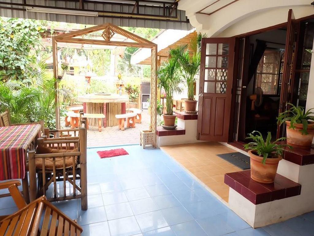 Hostel Hug Glur House Tour And (adults Only) *