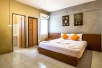 Hotel B2 Santitham