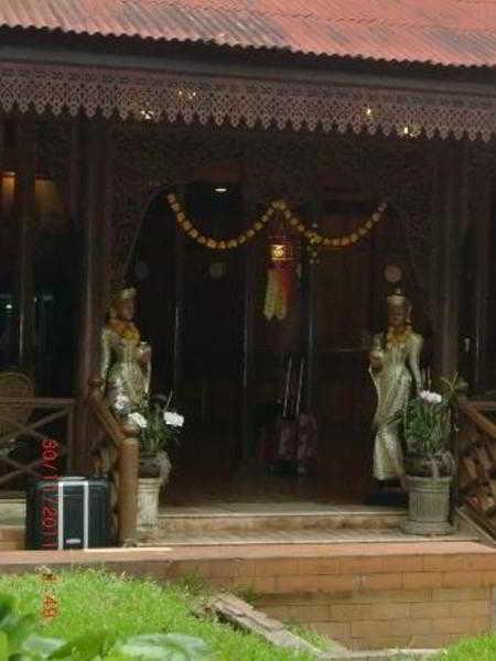 Hotel Changpuak 2*