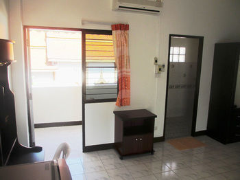 Viraporn's Place Hotel