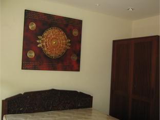 Flora House 3*