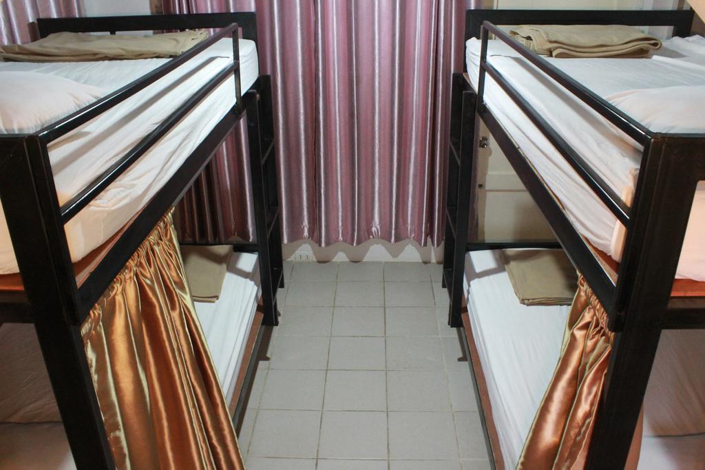 Hostel Baan Park Raak Backpacker *
