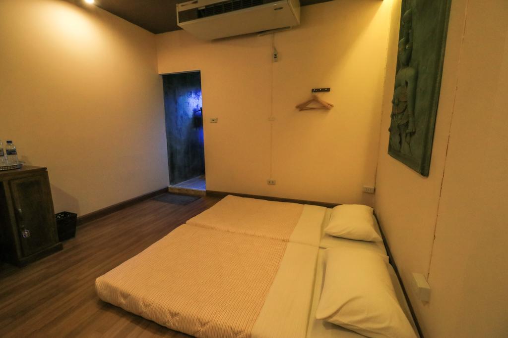 Porwa House 2*