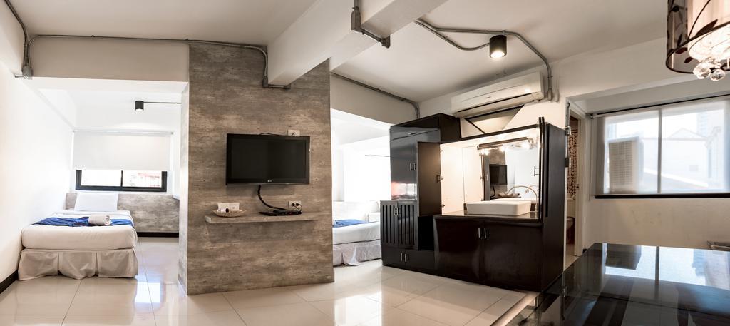 Hostel So