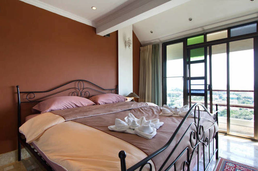 Penthouse Galare Thong Tower *