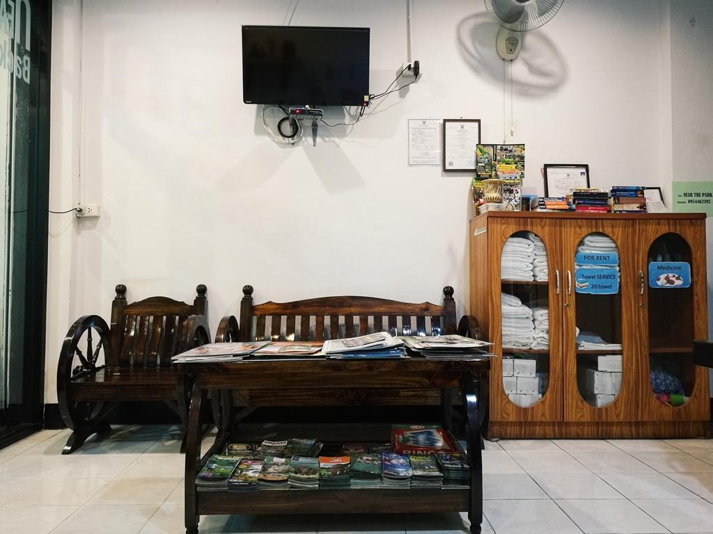 Hostel Near The Park Backpack House *