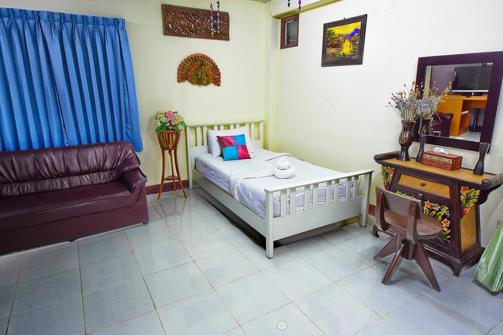 Saithong House Albergue