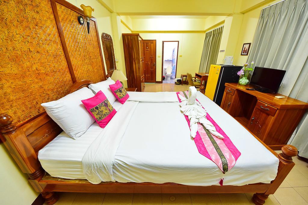 Saithong House Albergue *