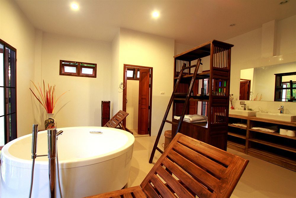 Hotel Jasmine Hills And 3*