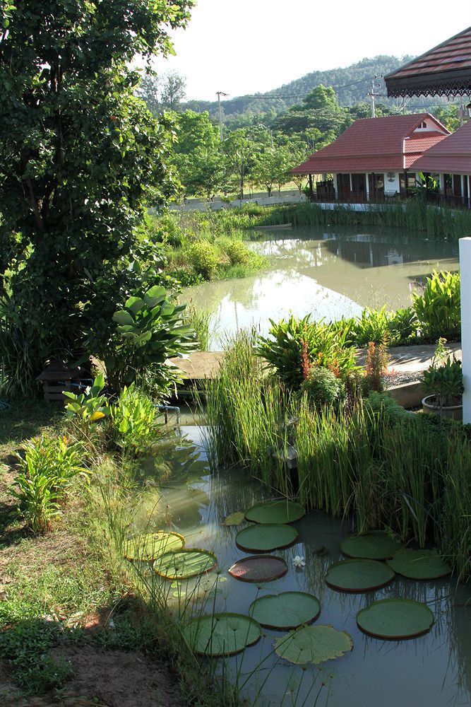 Hotel Jasmine Hills And