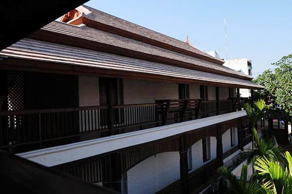 Korbhun Khinbua Hotel
