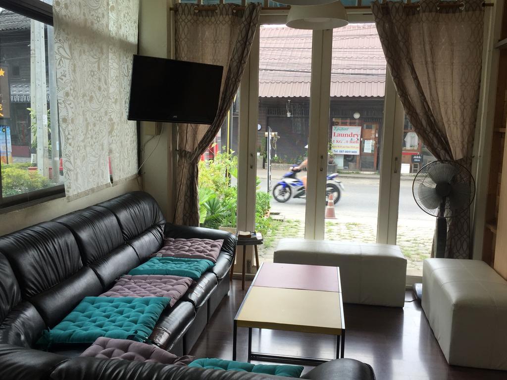 Ping River House Hostel *