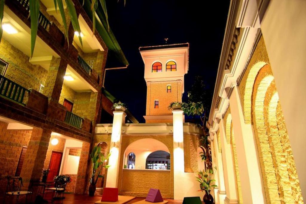 Hotel The Castle Chiang Mai