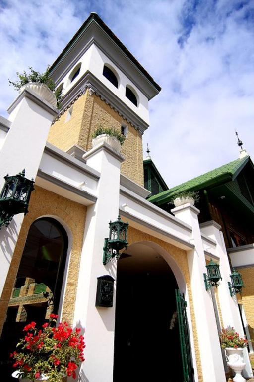 The Castle Hotel