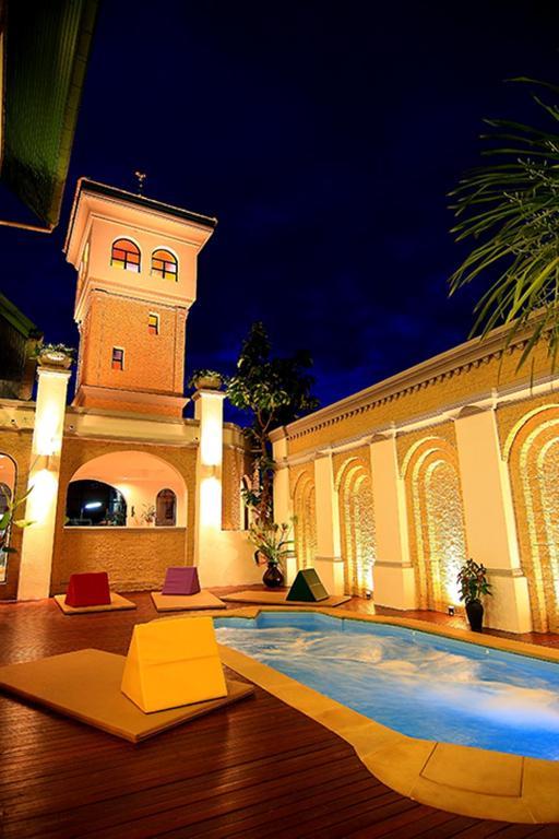 The Castle 3*