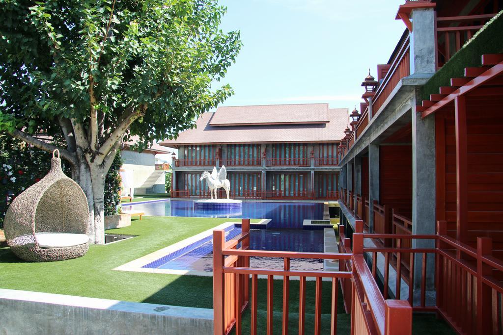 Hotel The Chaya And 4*