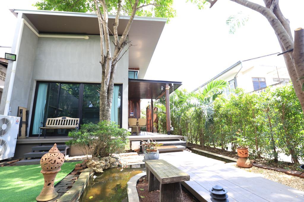 Guest house The White Elephant Chiang Mai