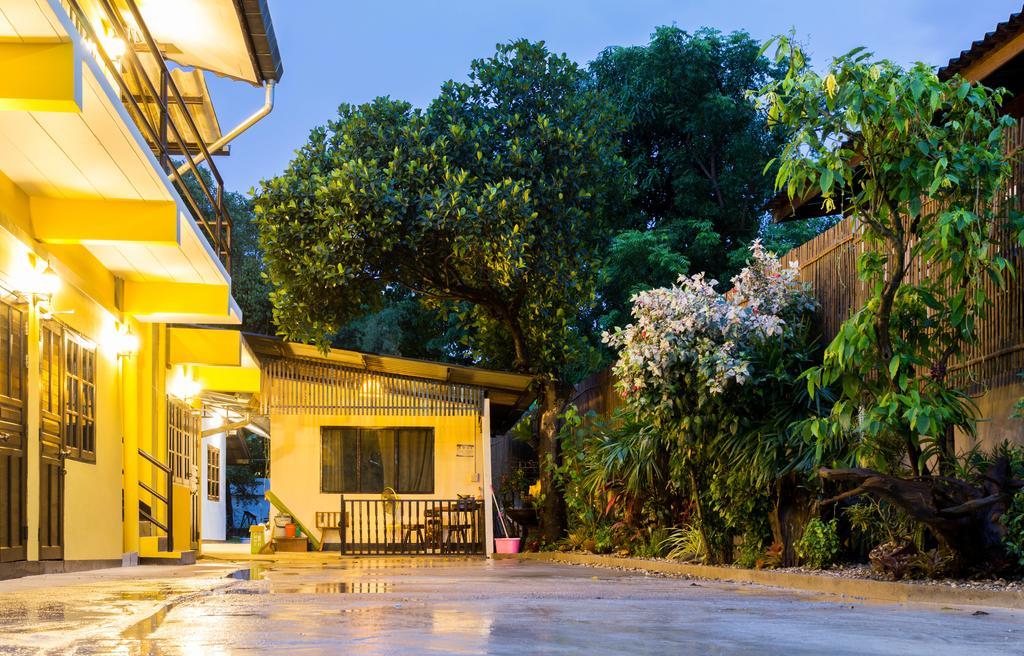 Him Dara Homestay *