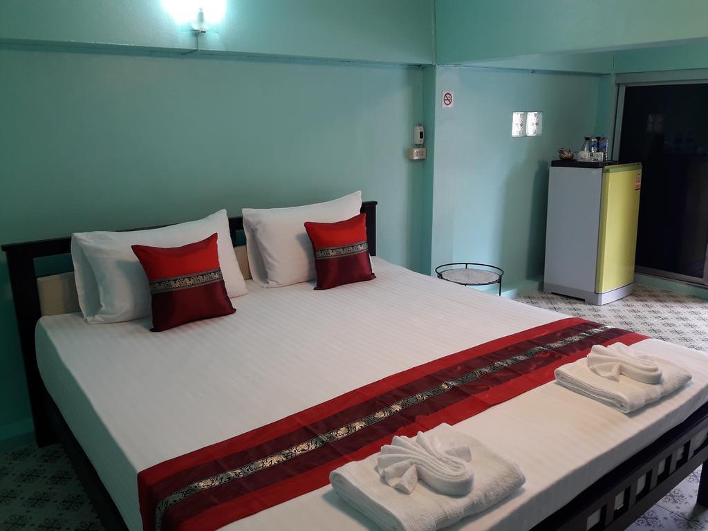 Oyo 769 Ban Thassanee Hotel 2*