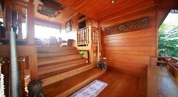 Friend's House Lanna Rumah tetamu