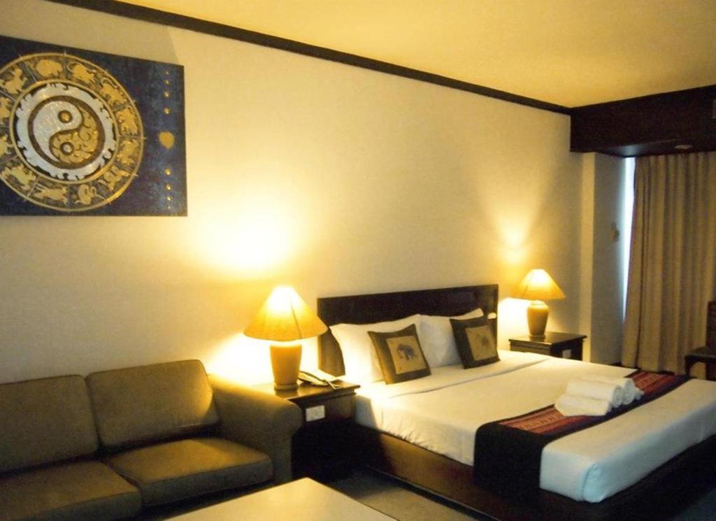 Hotel Thapaeplacehotel 3*