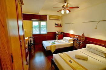 Lotus Hotel 3*