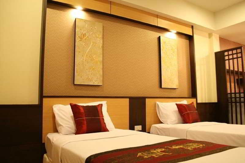 Sakulchai Place Hotel 3*