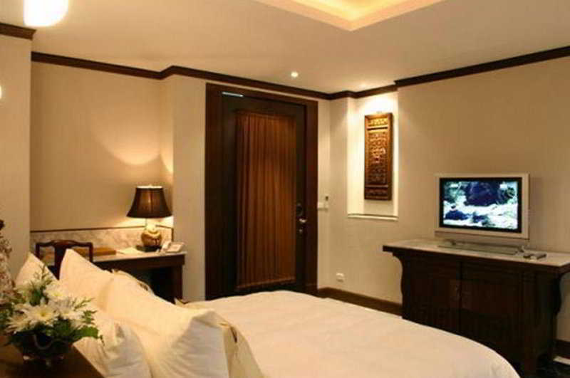 Bann Tazala, Exclusive Hotel