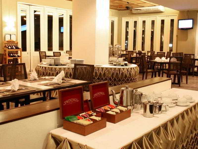 Hotel B2 Premier &