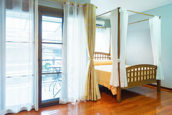 Luxury Town House In The Heart Of The Old