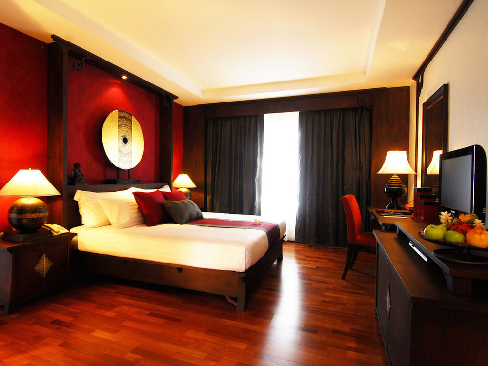 De Naga Hotel, Hotel