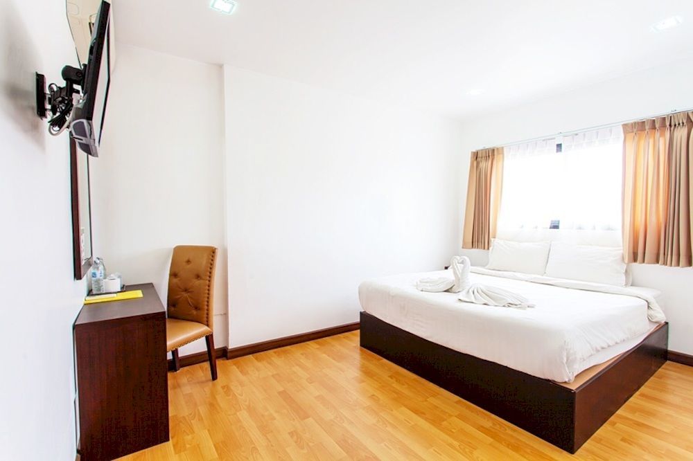 Basic Line @ Loikroh Hotel Chiang Mai