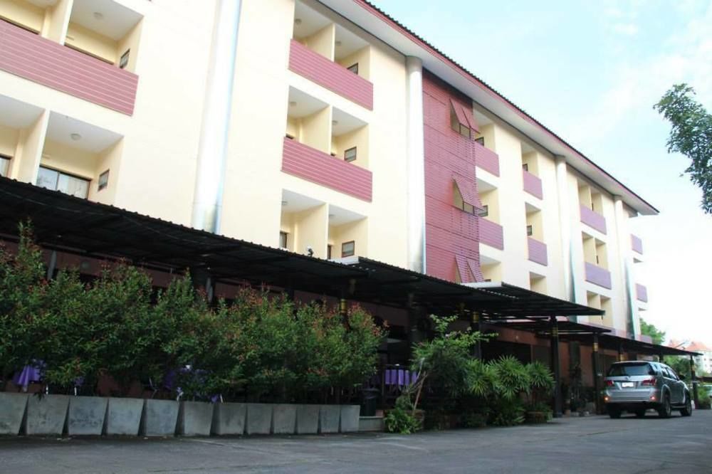Hotel Chiangmai S.p. 3*
