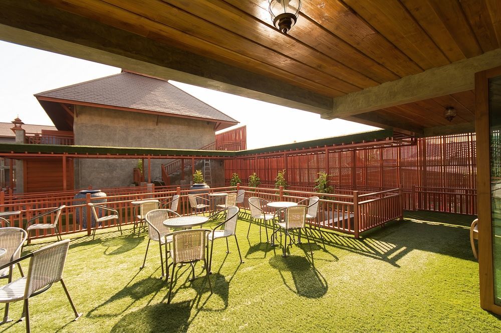 Hotel The Chaya And